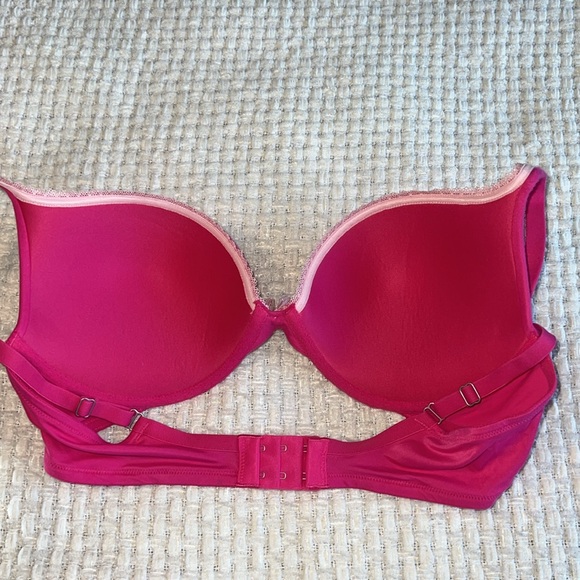 Victoria Secret Bra - Picture 3 of 4